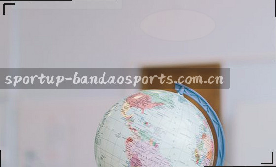 打开数据后台，找到这张卡片2，用鼠标右击选择“获取图片替代文本”，或者用表格筛选功能快速定位。